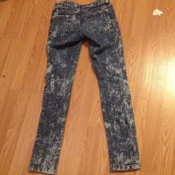 Jeans - Picture 2 of 4
