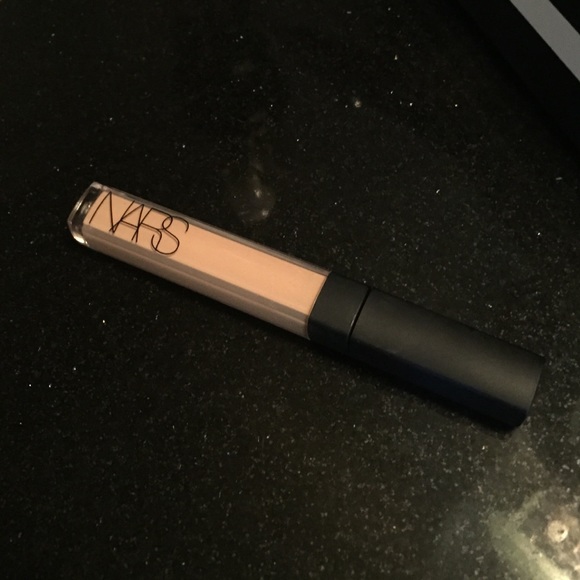 SOLD NARS Radiant Creamy Concealer Custard