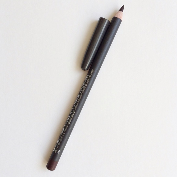 MAC "currant" lip liner