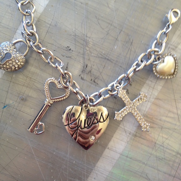 Guess charm braclet
