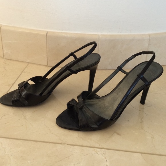 ⭐️Nine West black leather sling backs