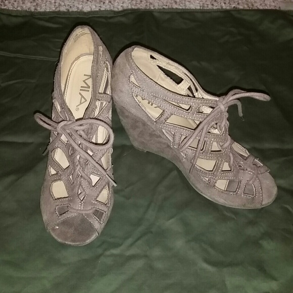 MIA Shoes - Cute dark beige peep toe wedges