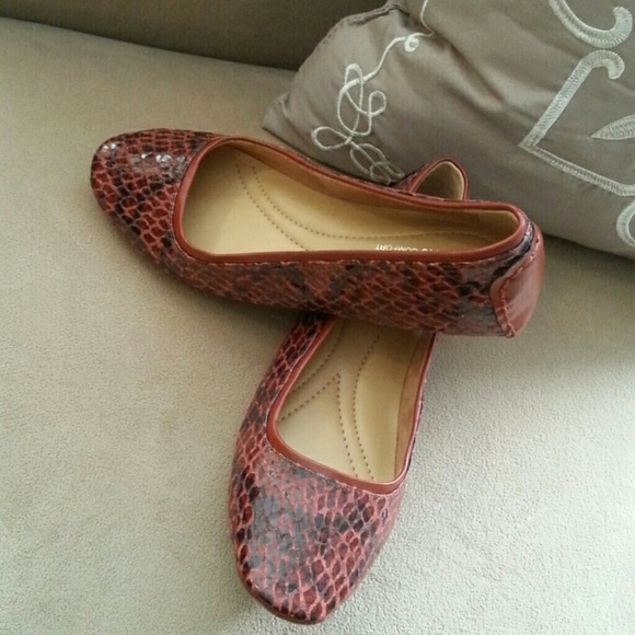 Naturalizer flat shoes - Picture 2 of 4