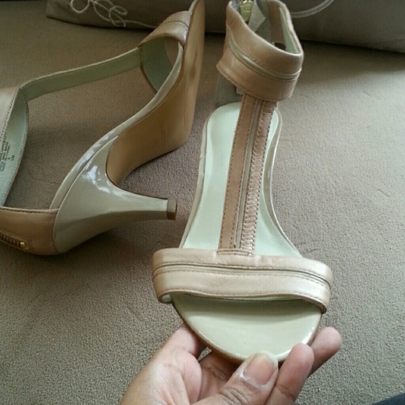Nude Nine West Sandals - Picture 4 of 4