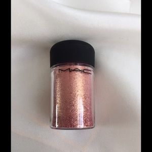 MAC Rose pigment