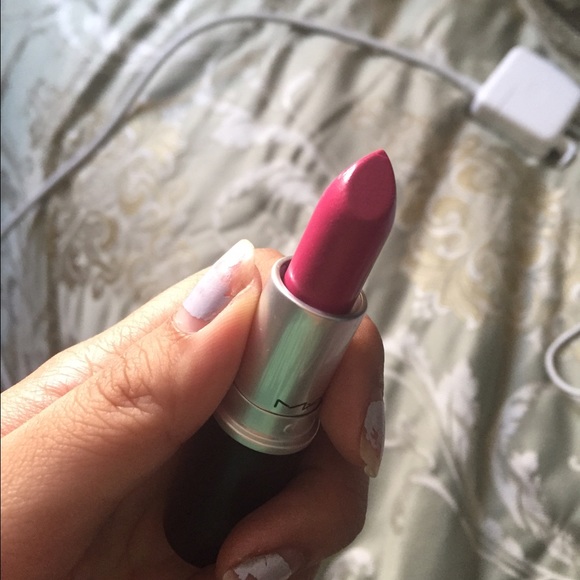 Mac amplified girl about town lipstick