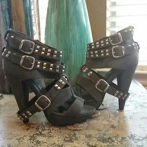 Sz 7 1/2 Not Rated Heels