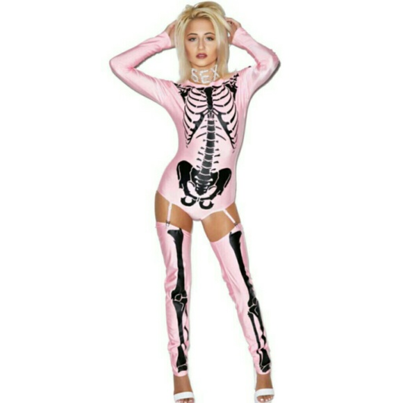 Skeleton outfit