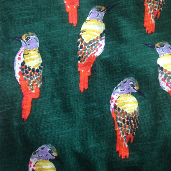 🚫SOLD🚫Anthro Forest Fete Tunic - Holly Motif XS - Picture 4 of 4