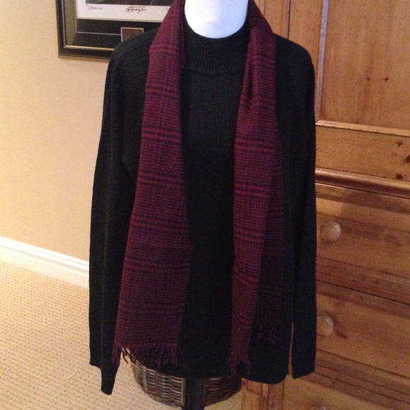 Maroon and black plaid scarf. 70% Cashmere - Picture 1 of 3
