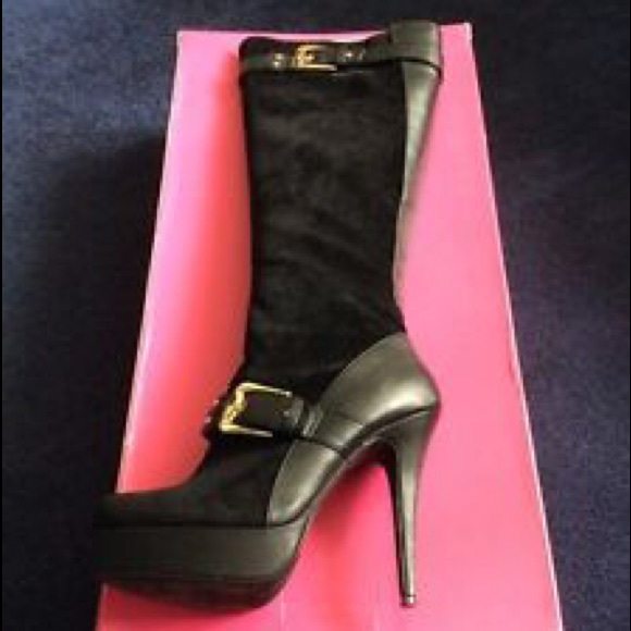 SDazzle Lourdes Black Vegan High Heel Boot 8.5 GUC - Picture 2 of 3