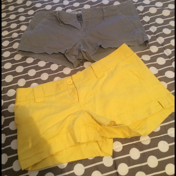 BUNDLED 2 PAIR OF SHORTS Yellow pants & tank top