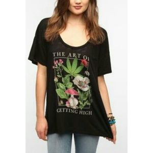 🌿REDUCED urban outfitters graphic tee🌿