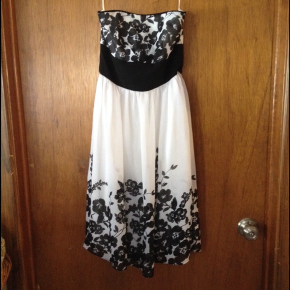 Strapless WhiteHouse BlackMarket Dress