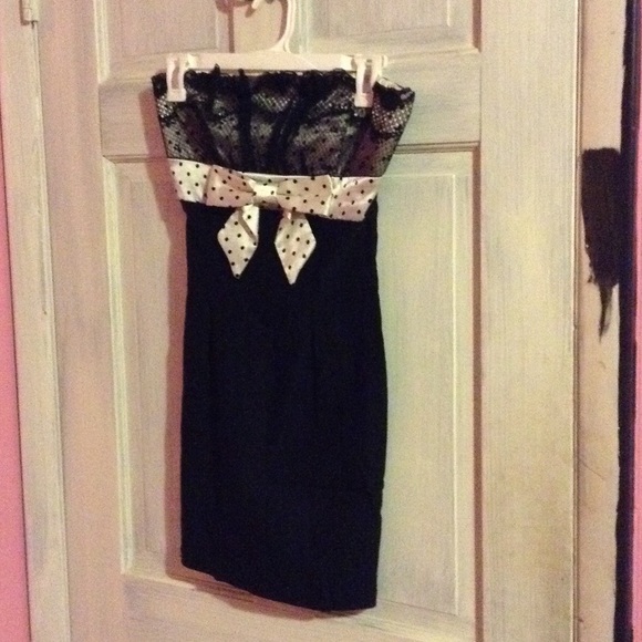 Sexy black strapless dress