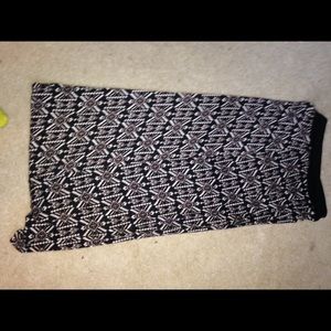 Never worn patterned maxi skirt