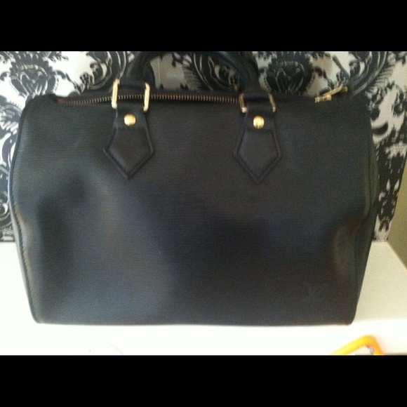 Louis Vuitton Epi Leather 30 black
