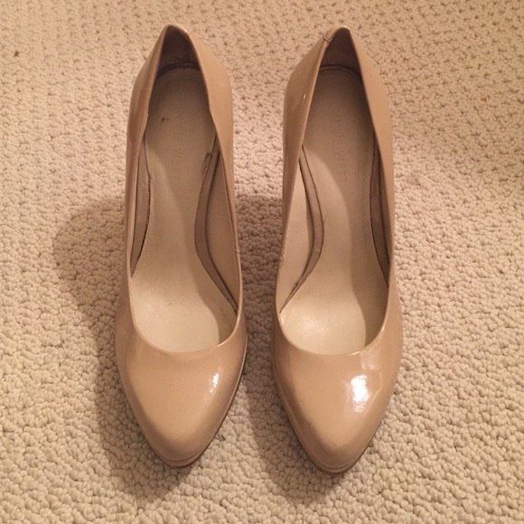 Nine West nude pumps size 5