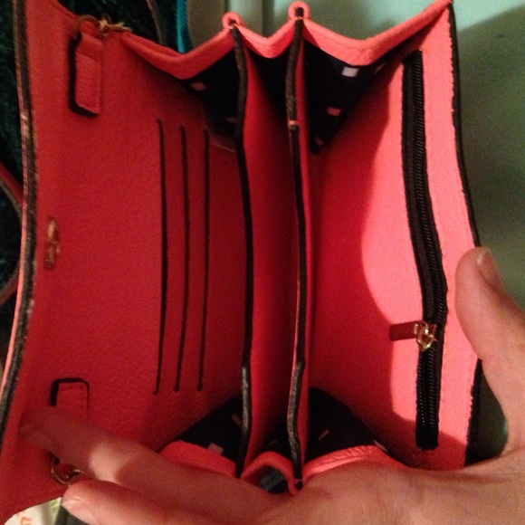 Salmon-colored cross body NWOT from Quiet Storm - Picture 3 of 3