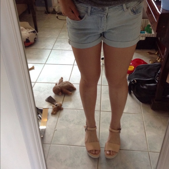 🌺SOLD🌺 H&M Rolled Up Shorts - Picture 3 of 3