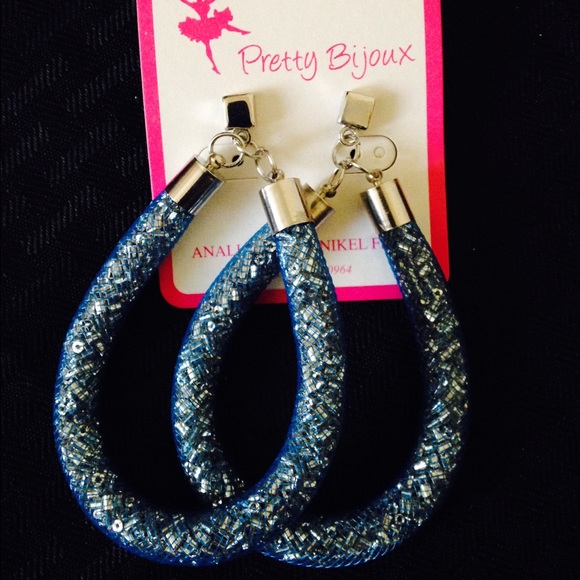 Sassy Hypo-Allergenic Hoop Earrings❤️❤️❤️
