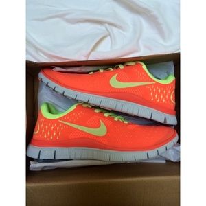 NIKE pro running sneakers