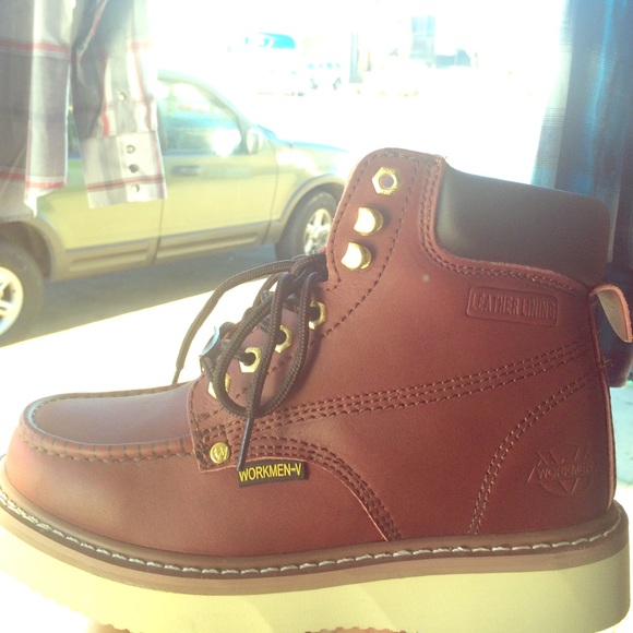 Workmen boots
