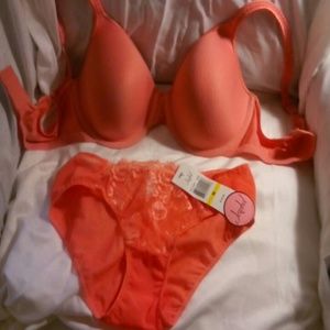 Bra and panty set