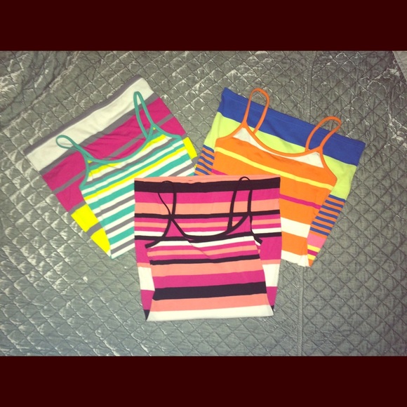 ❕BUNDLE❕Extra Long Tank Tops - Picture 1 of 4