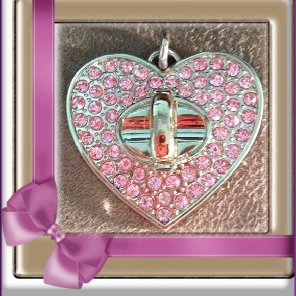 🎀✨ COACH - STUNNING Pink Pave' Heart Pendant✨🎀