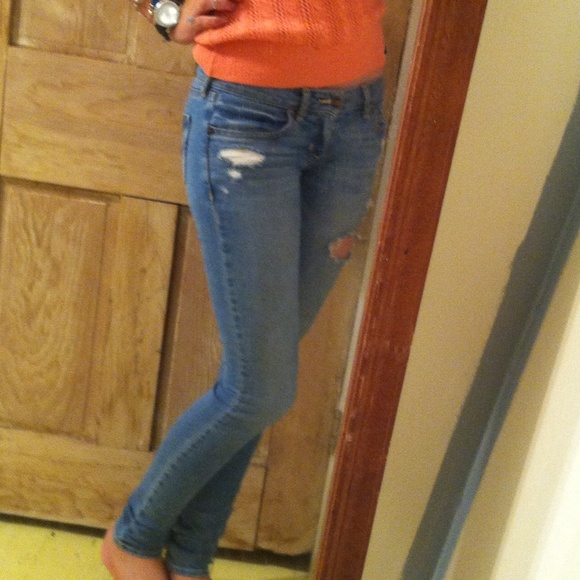 ❌SOLD❌00R hollister jeans - Picture 2 of 4