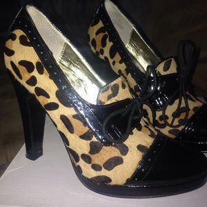 Steve Madden Reilly Leopard shoe size 5.5