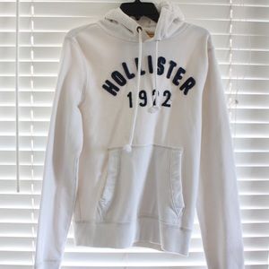 white HOLLISTER hoodie