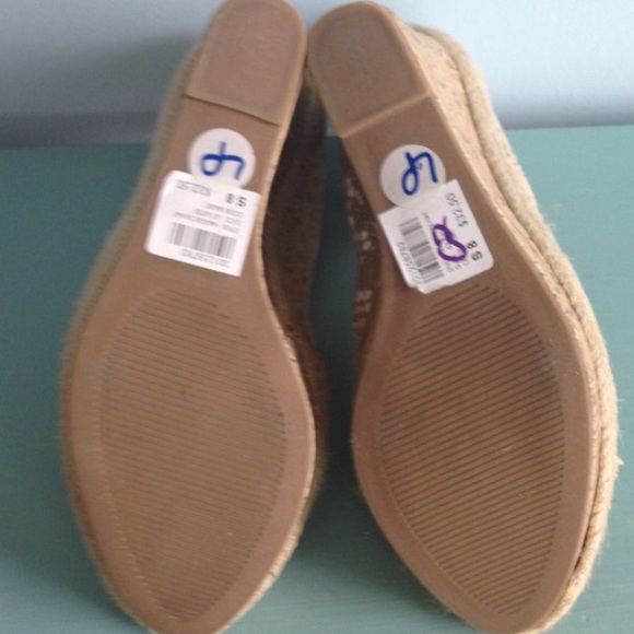 Nwt crotchet platform heels - Picture 3 of 3