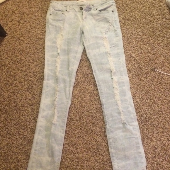Distressed skinnies! Heritage 1981 brand size 27