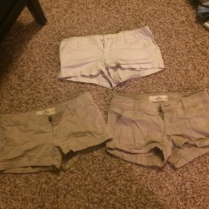 3 pairs of Kaki hollister shorts