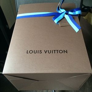 LV NEW LARGE BOX WITH A BAG!