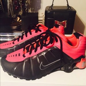Nike shox running shoes fly wire