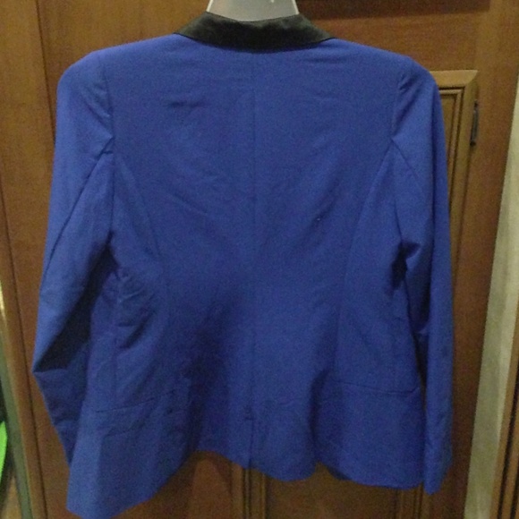 ❌SOLD❌Blue blazer - Picture 3 of 3