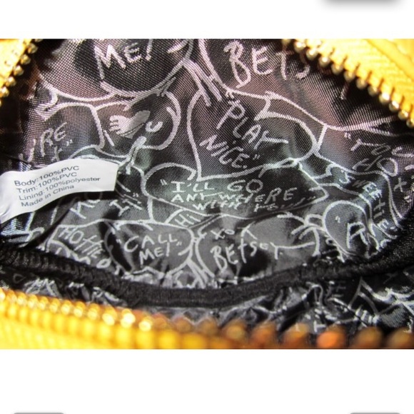 Betsey Johnson SUPER STAR Crossbody Yellow NWT - Picture 3 of 6