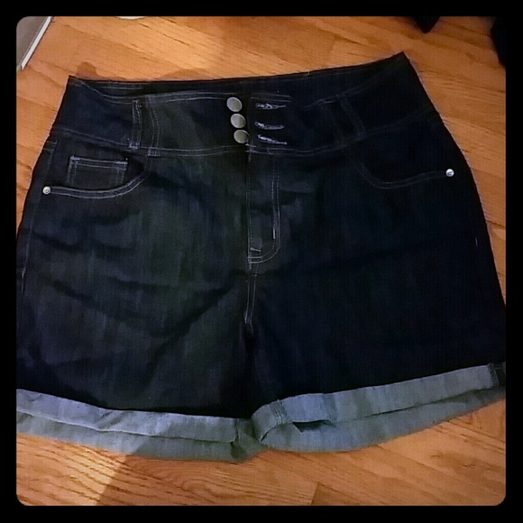 Cato - high waist shorts