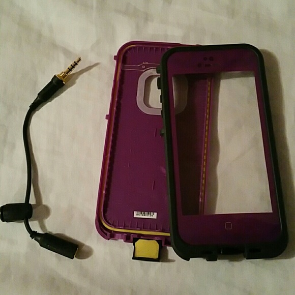 Bundle life proof and necklace