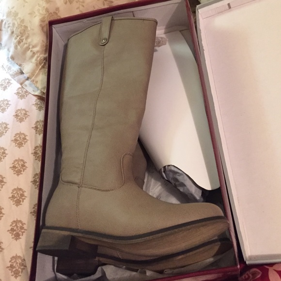 🔥Brand new Frye inspired boots!