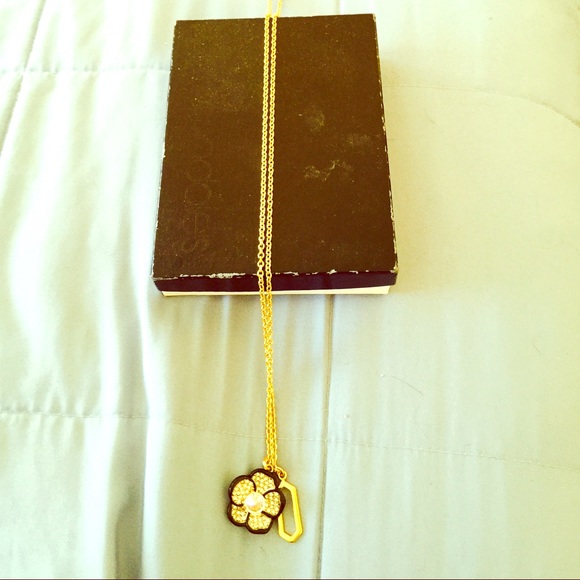 Juicy flower necklace