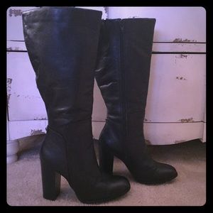 Black Leather Liz & Co Boots, size 7