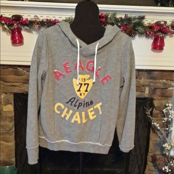American Eagle sweatshirt