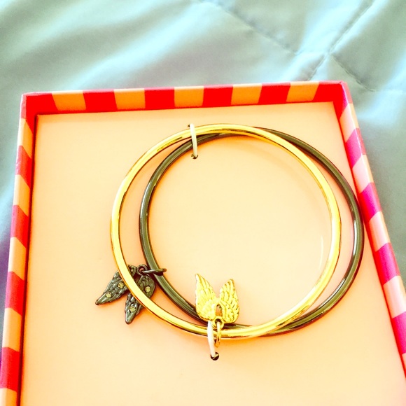 Brand new Victoria Secrets Angels bangle set