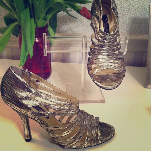 ❤️ Gold leather strap heels - Nina