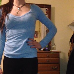 American Eagle long sleeve v neck