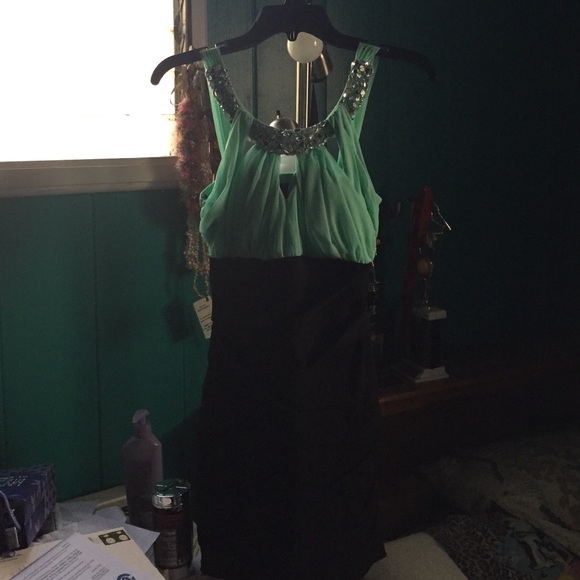 Size 7 city studio mini dress. - Picture 1 of 4